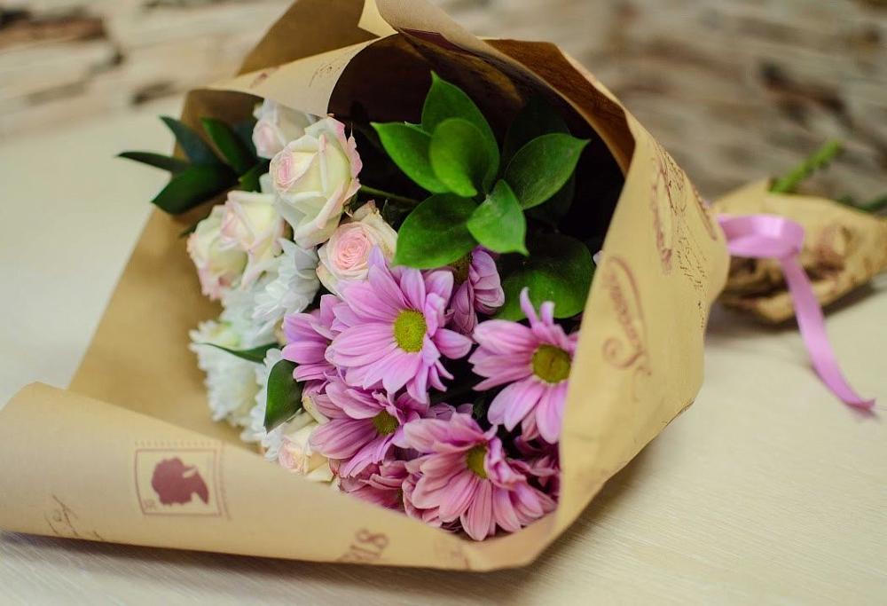 Букет цветов из: Розы и Хризантемы в Нововаршавке