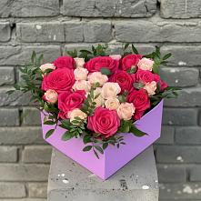 Цветочная композиция из Розы в коробке в Нововаршавке