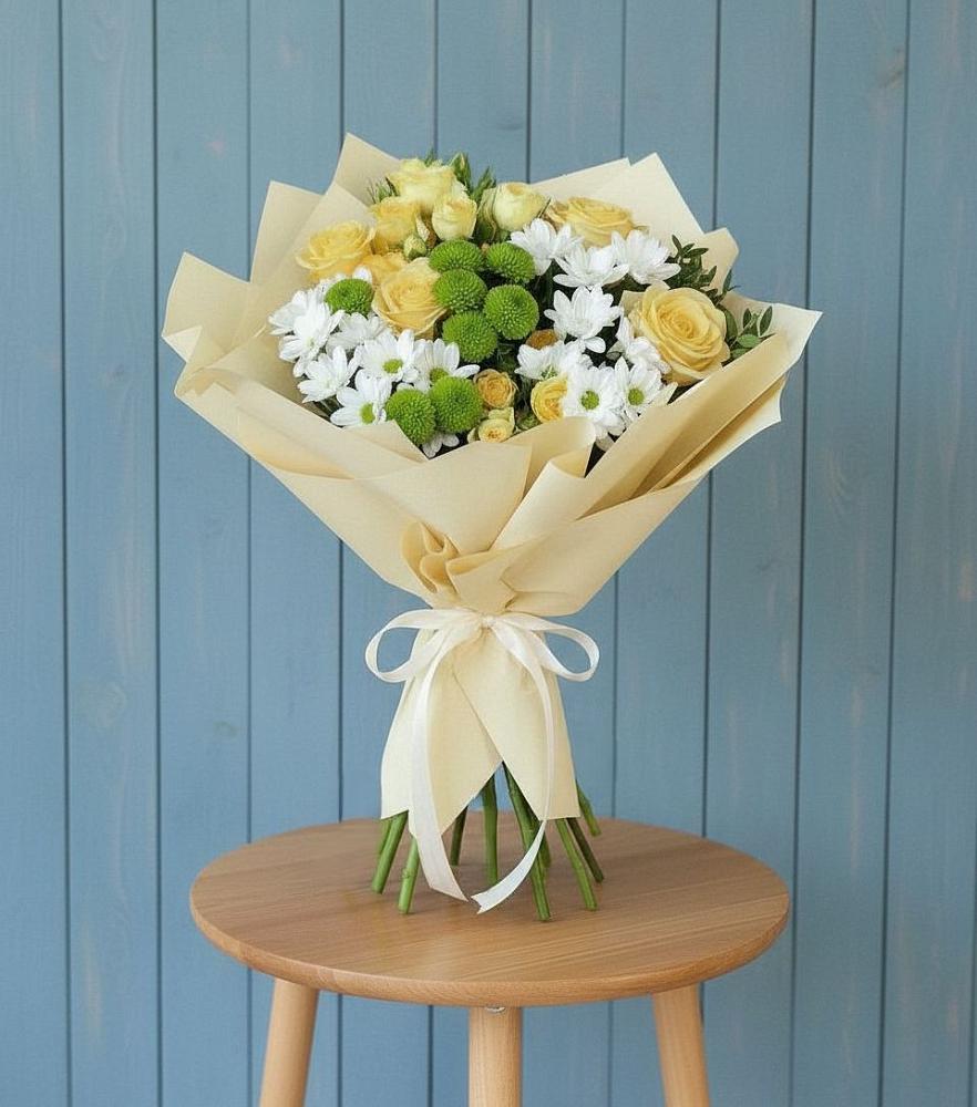 Букет цветов из: Хризантемы и Розы в Нововаршавке