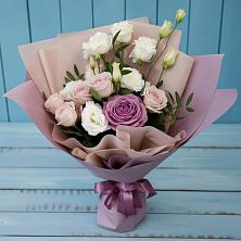 Букет цветов из:  Розы и Лизиантусы в Нововаршавке