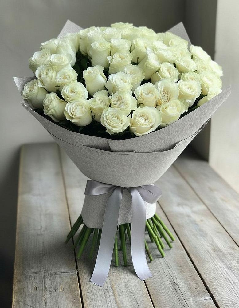 Букет 35 Белых роз в Нововаршавке