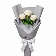 Букет 3 белые розы в Нововаршавке
