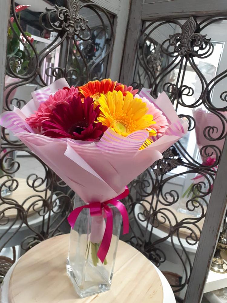 Букет цветов из: Герберы в Нововаршавке