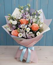 Букет цветов из:  Лизиантусы, Розы, Альстромерии и Гипсофила в Нововаршавке