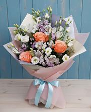 Букет цветов из:  Лизиантусы, Розы, Альстромерии и Гипсофила в Нововаршавке