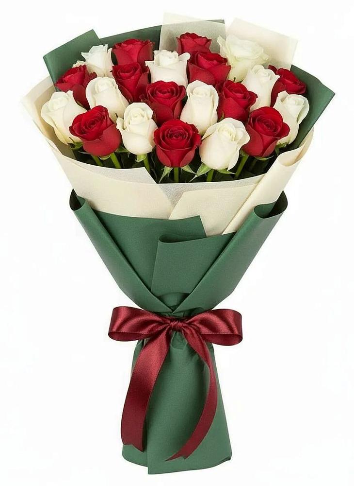 Букет Микс из красных и белых роз в Нововаршавке