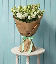 Букет цветов из:  Лизиантусы в Нововаршавке