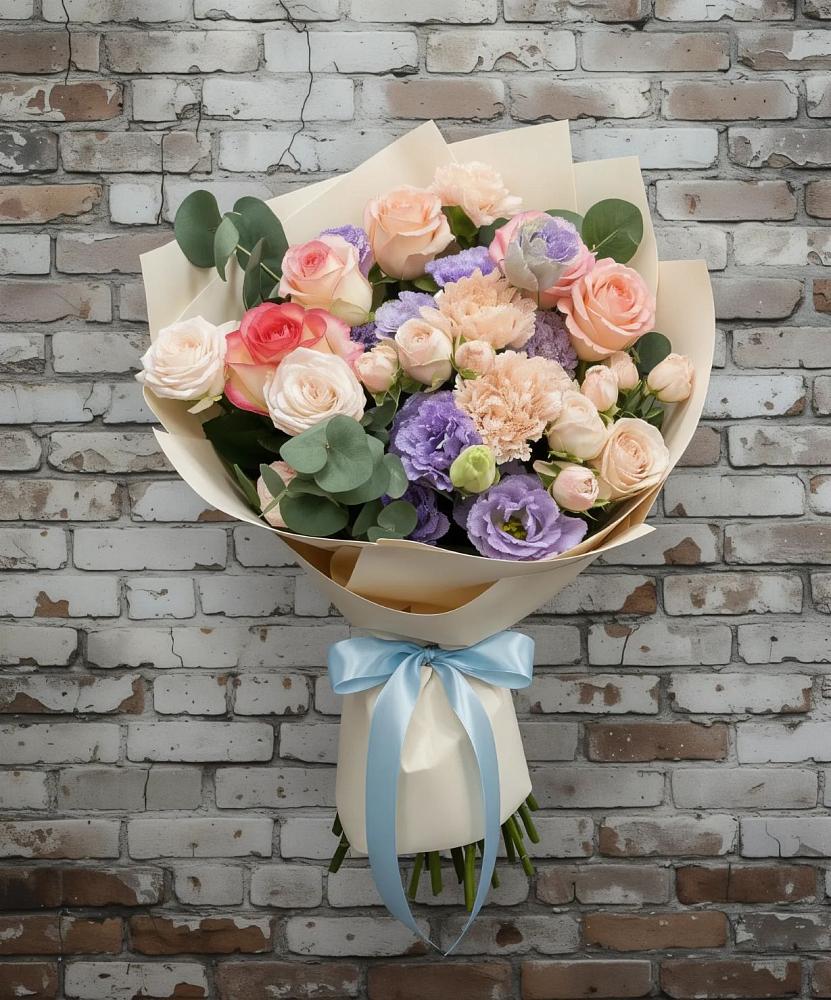 Букет цветов из: Розы, Лизиантусы и Гвоздики в Нововаршавке