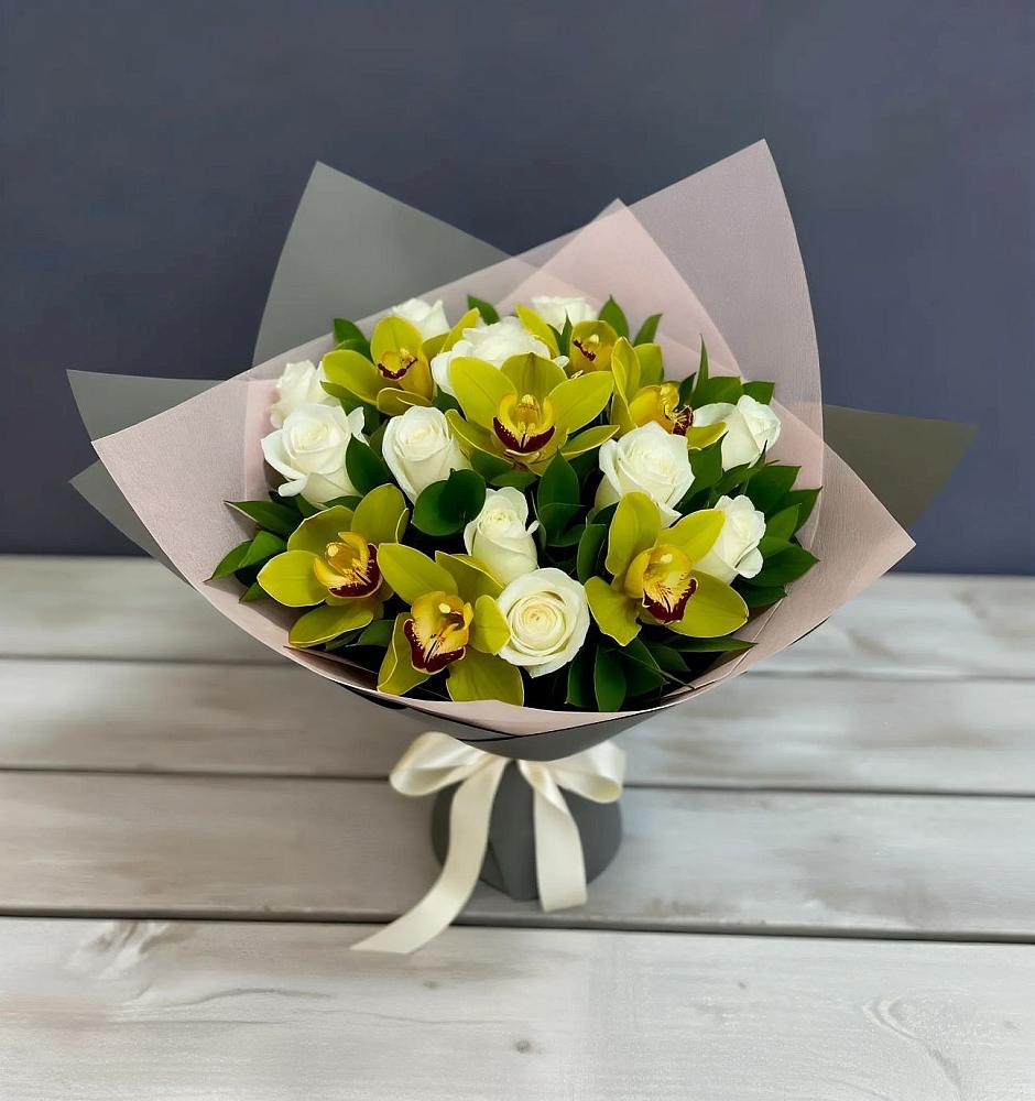 Букет цветов из: Орхидеи и Розы в Нововаршавке