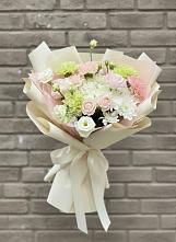 Букет цветов из:  Гвоздики, Розы, Лизиантусы и Хризантемы в Нововаршавке