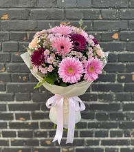 Букет цветов из:  Герберы и Хризантемы в Нововаршавке