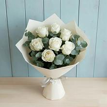 Букет Белые розы в Эвкалипте в Нововаршавке