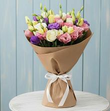 Букет цветов из:  Лизиантусы в Нововаршавке