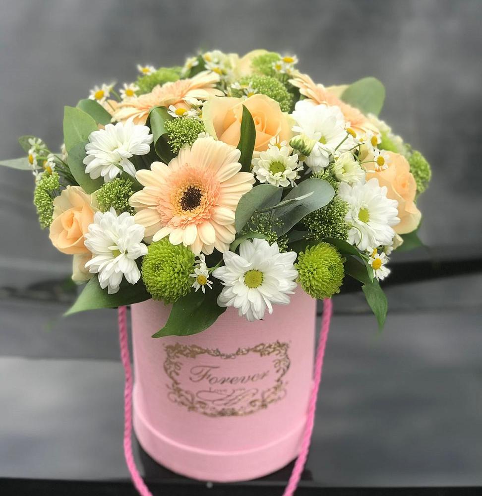 Цветочная композиция из Розы, Герберы и Хризантемы в шляпной коробке в Нововаршавке