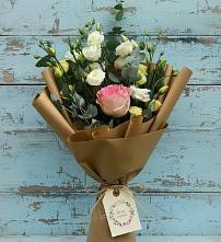 Букет цветов из:  Розы и Лизиантусы в Нововаршавке