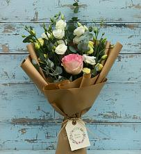 Букет цветов из:  Розы и Лизиантусы в Нововаршавке