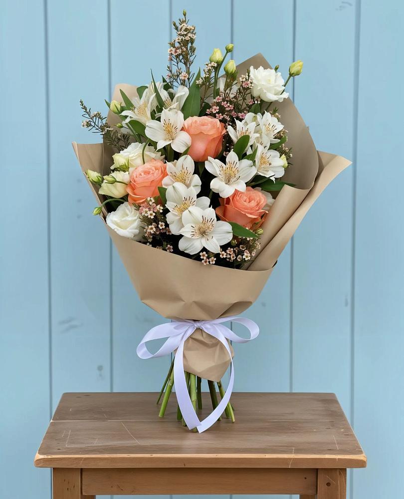 Букет цветов из: Альстромерии, Лизиантусы, Розы и Хризантемы в Нововаршавке