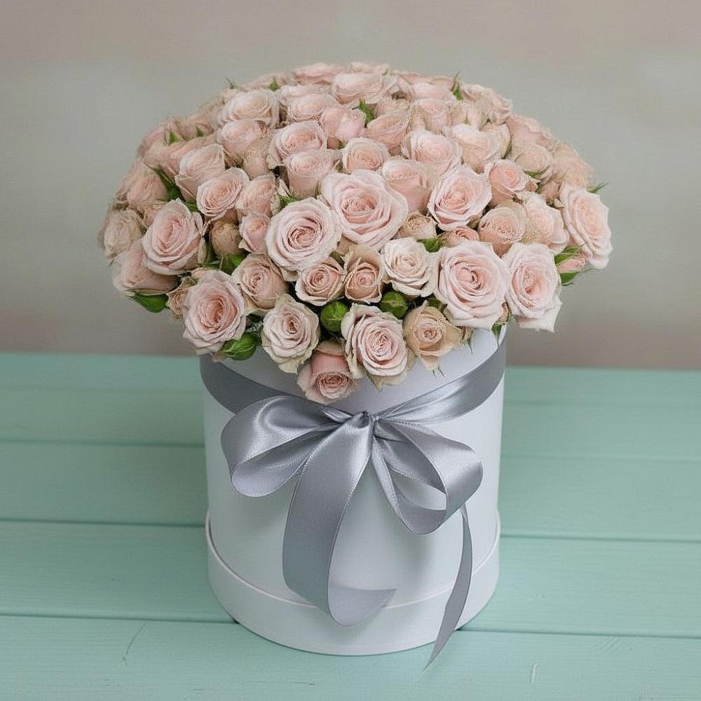 Цветочная композиция из Розы в шляпной коробке в Нововаршавке