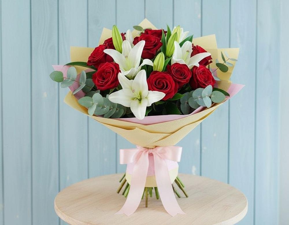 Букет цветов из: Лилии и Розы в Нововаршавке